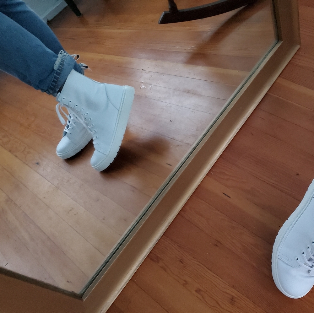 mono white Dr. Martens 1460 Pascals